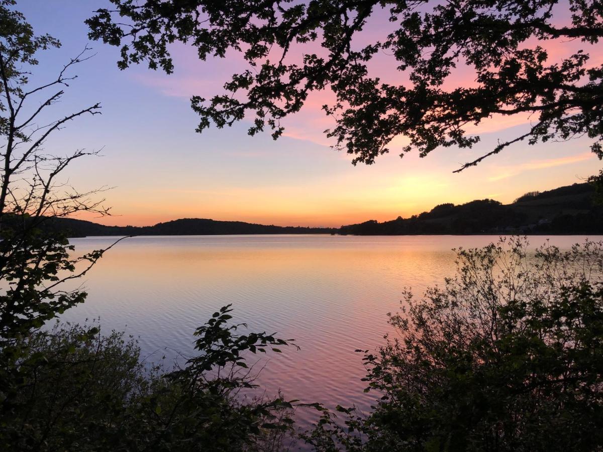 Au bord du lac IV Montigny-en-Morvan Extérieur photo